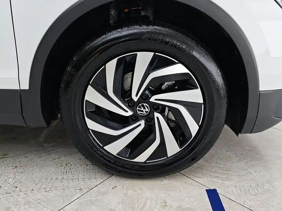 Volkswagen Tiguan L 2024