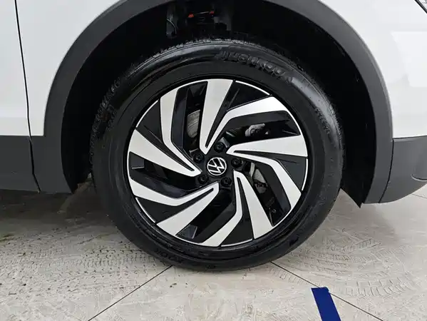 Volkswagen Tiguan L 2024