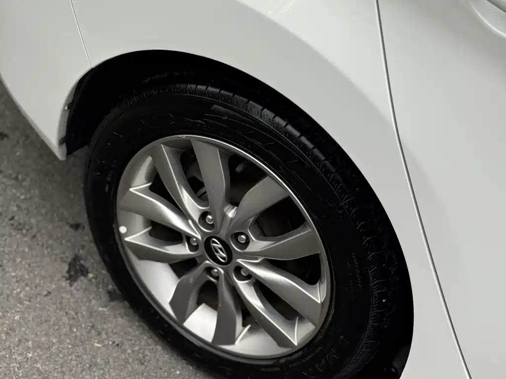 Hyundai Elantra Langdong 2015 — фото 10