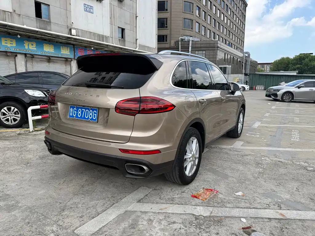 Porsche Cayenne 2016 — фото 15