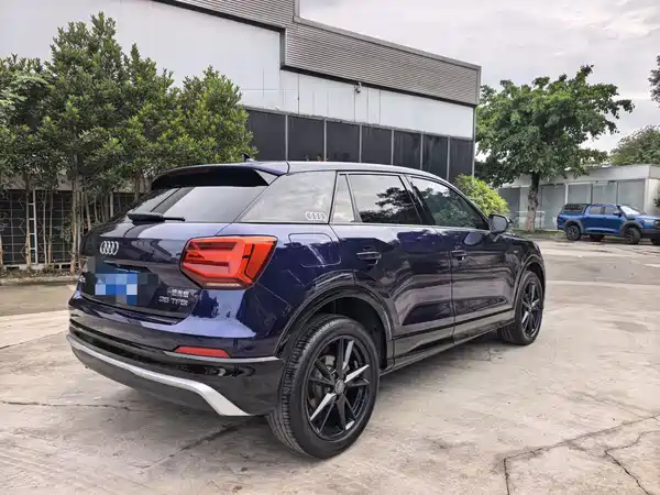 Audi Q2L 2020