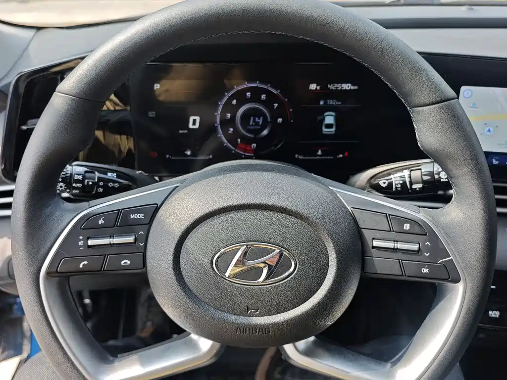 Hyundai Elantra 2022