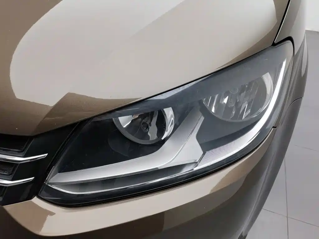 Volkswagen Touran 2014