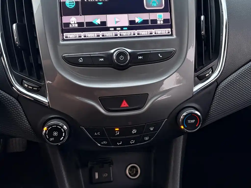 Chevrolet Cruze 2017 — фото 14