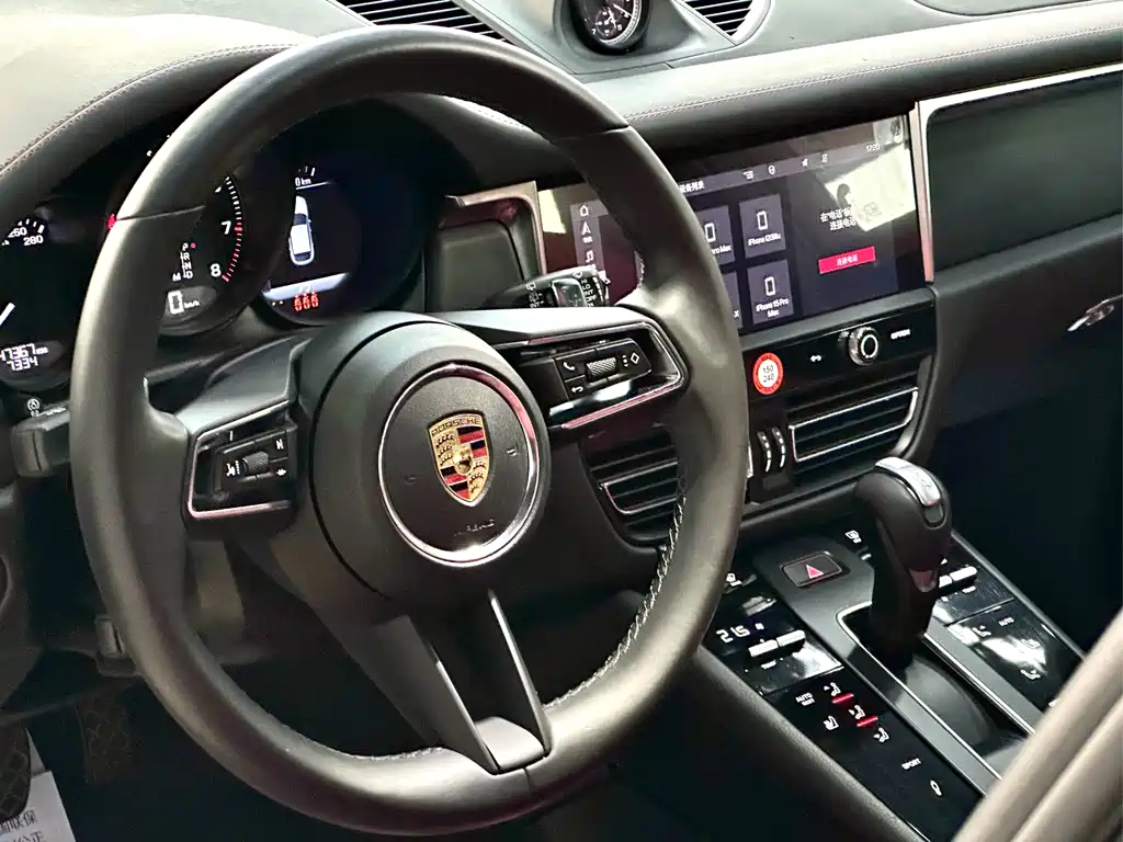 Porsche Macan 2023 — фото 12