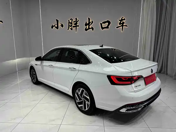 Volkswagen Sagitar 2022