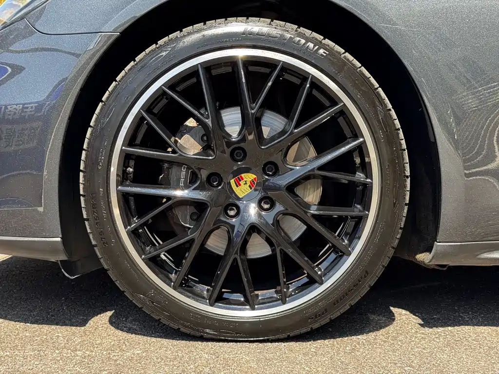 Porsche Panamera 2019 — фото 22