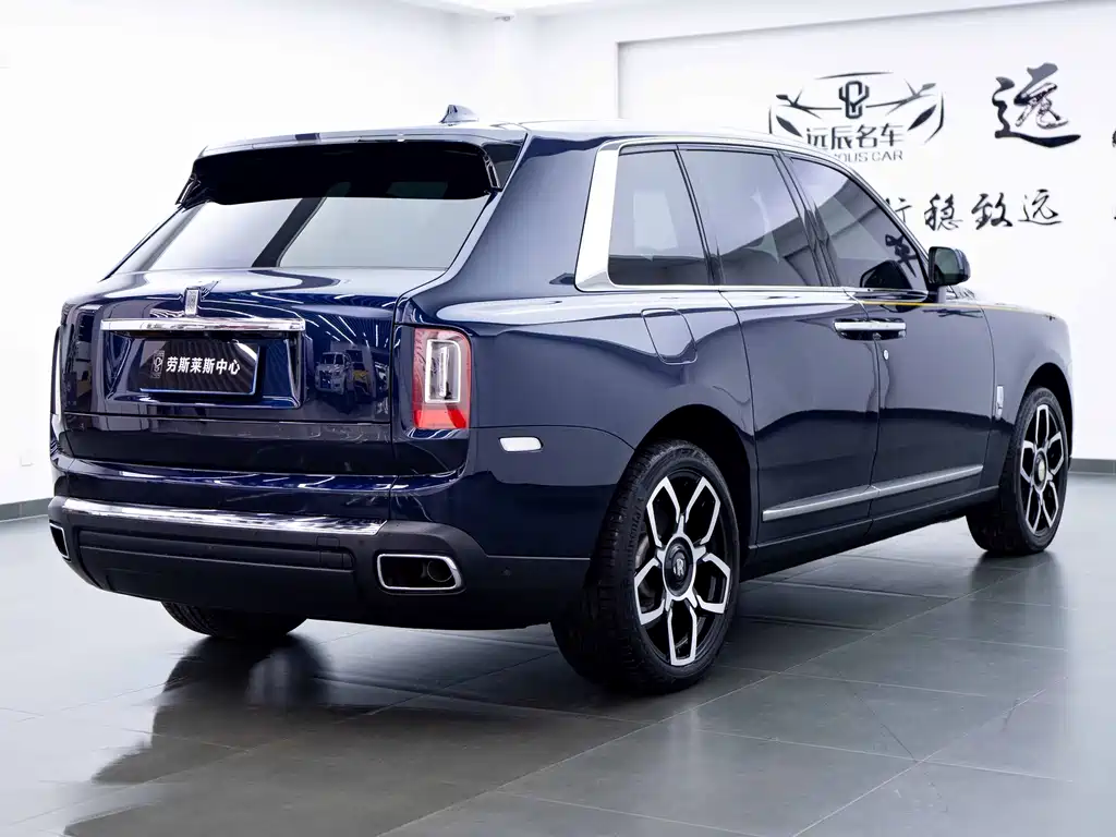 Rolls-Royce Cullinan 2021 — фото 15
