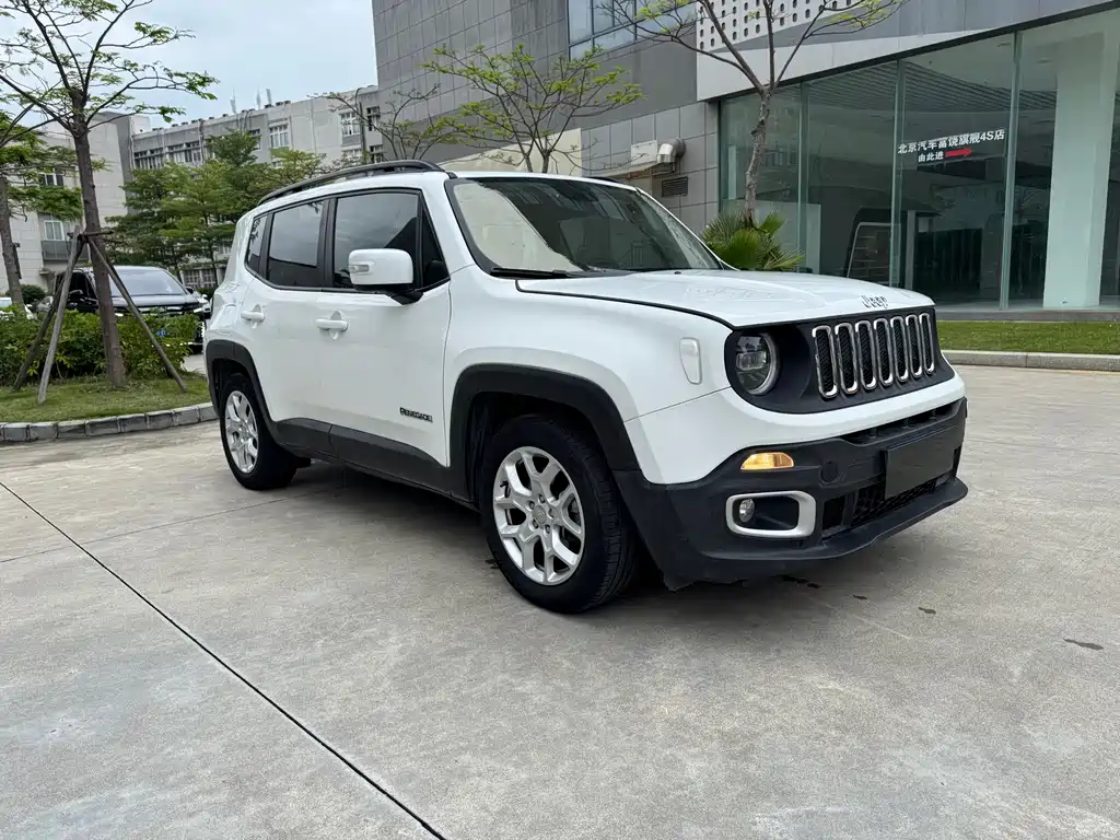 Jeep Renegade 2018 — фото 2