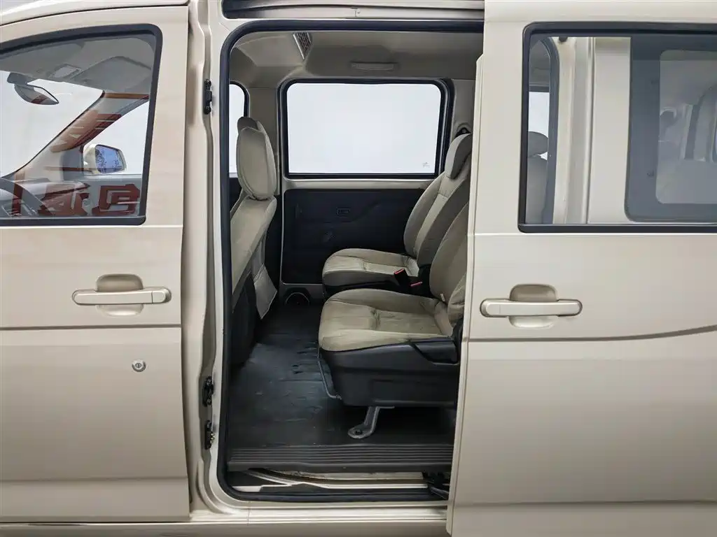 Wuling Rongguang V 2018 — фото 15