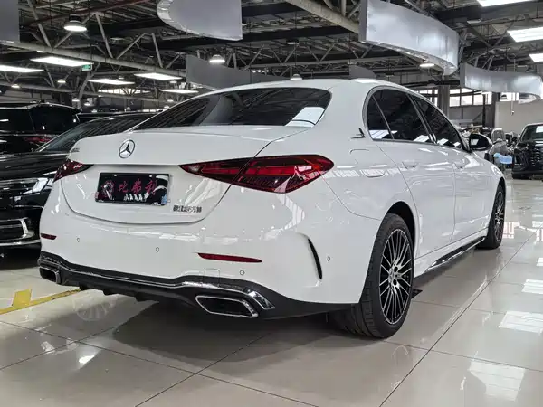 Mercedes-Benz C-Class 2024