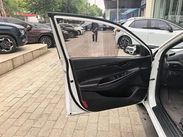 Hyundai Yuedong 2018