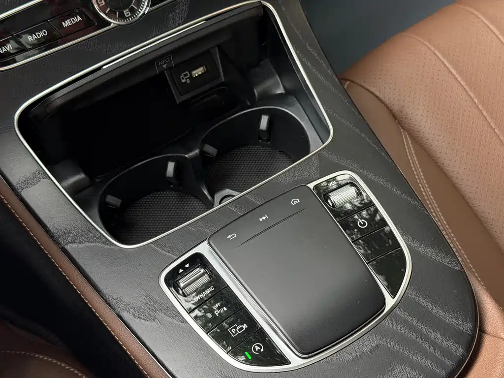 Mercedes-Benz E-Class 2020 — фото 12