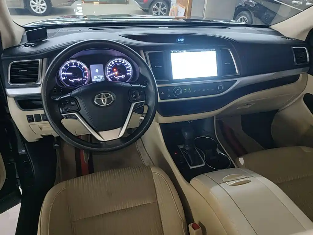 Toyota Highlander 2019 — фото 10