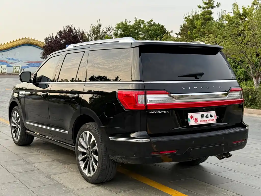 Lincoln Navigator 2019 — фото 32