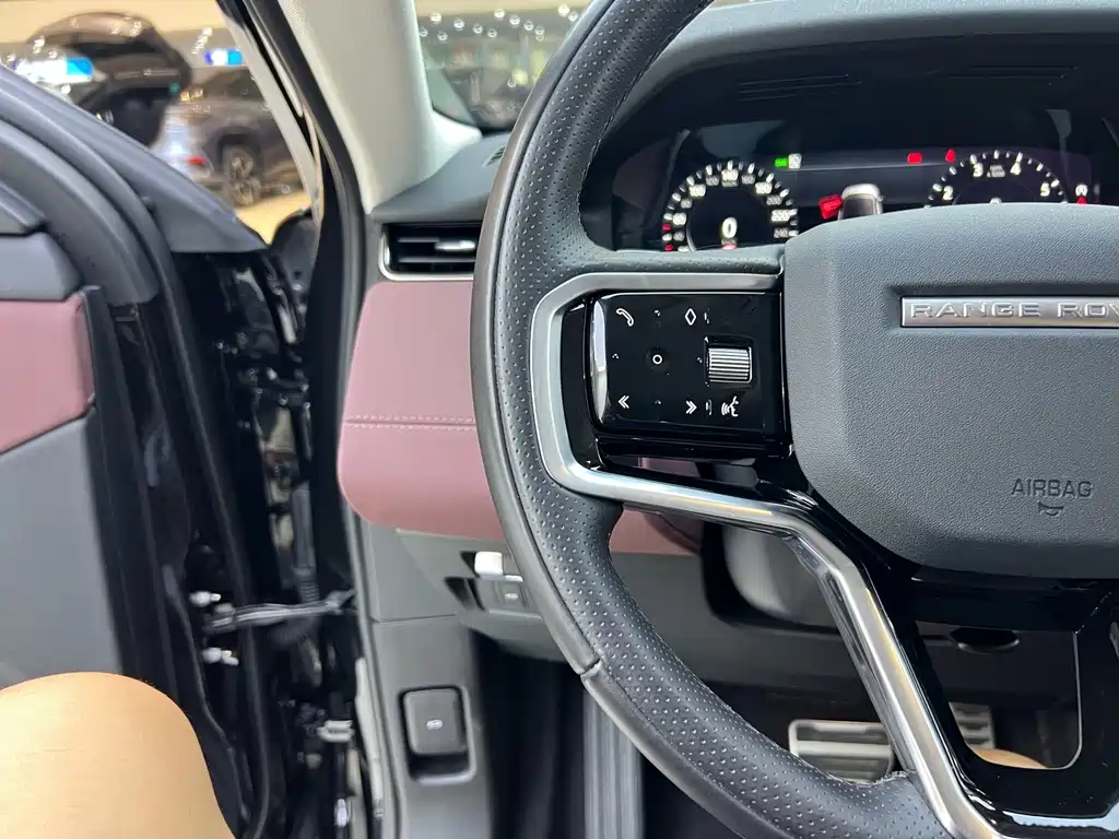 Land Rover Range Rover Evoque 2023 — фото 7