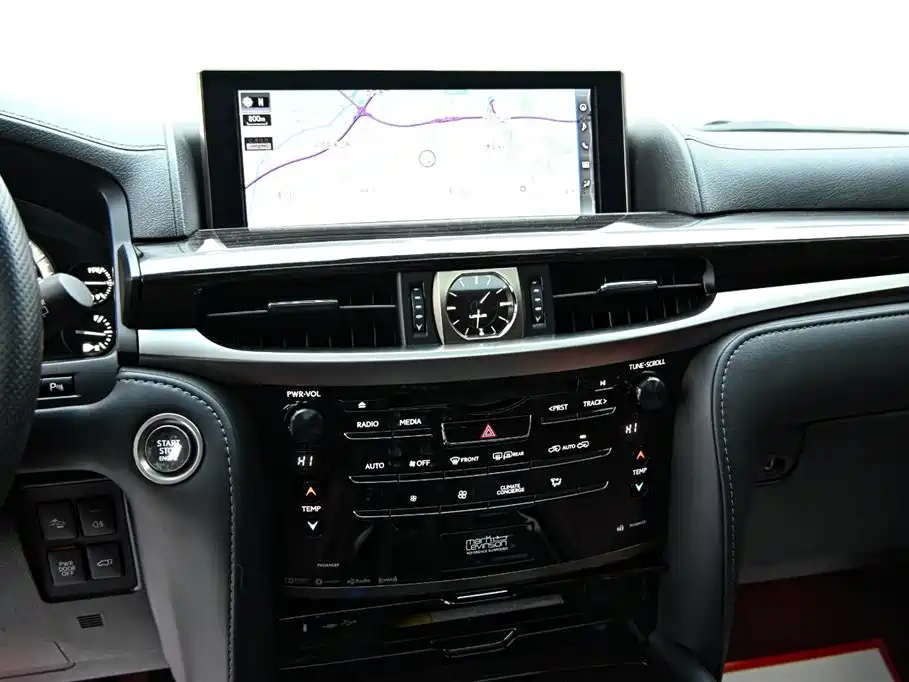 Lexus LX 2022 — фото 17