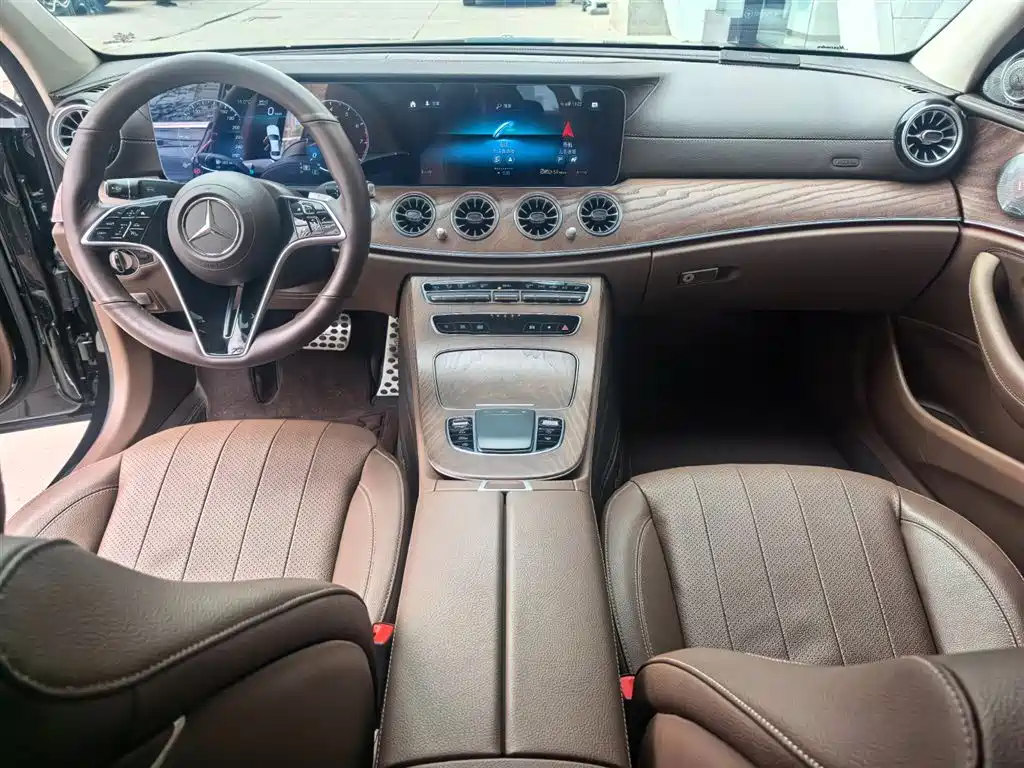 Mercedes-Benz E-Class 2023 — фото 7