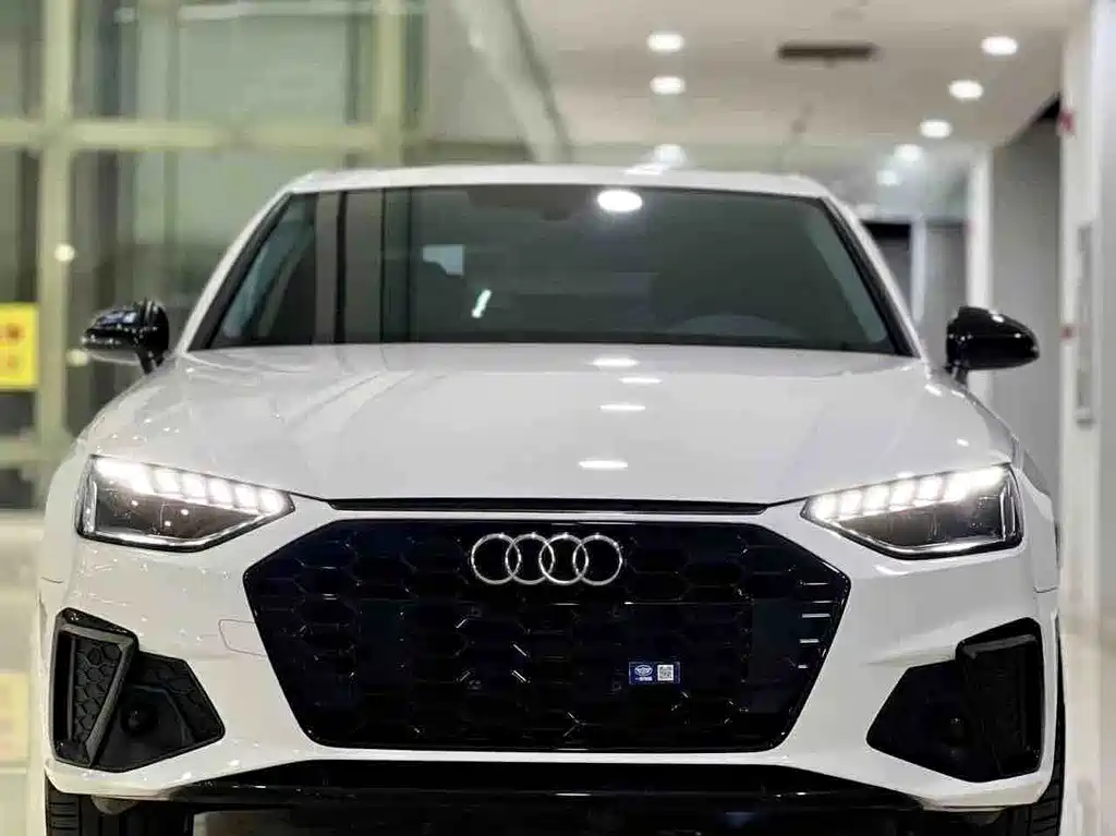 Audi A4L 2022 — фото 2