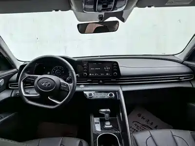 Hyundai Elantra 2023