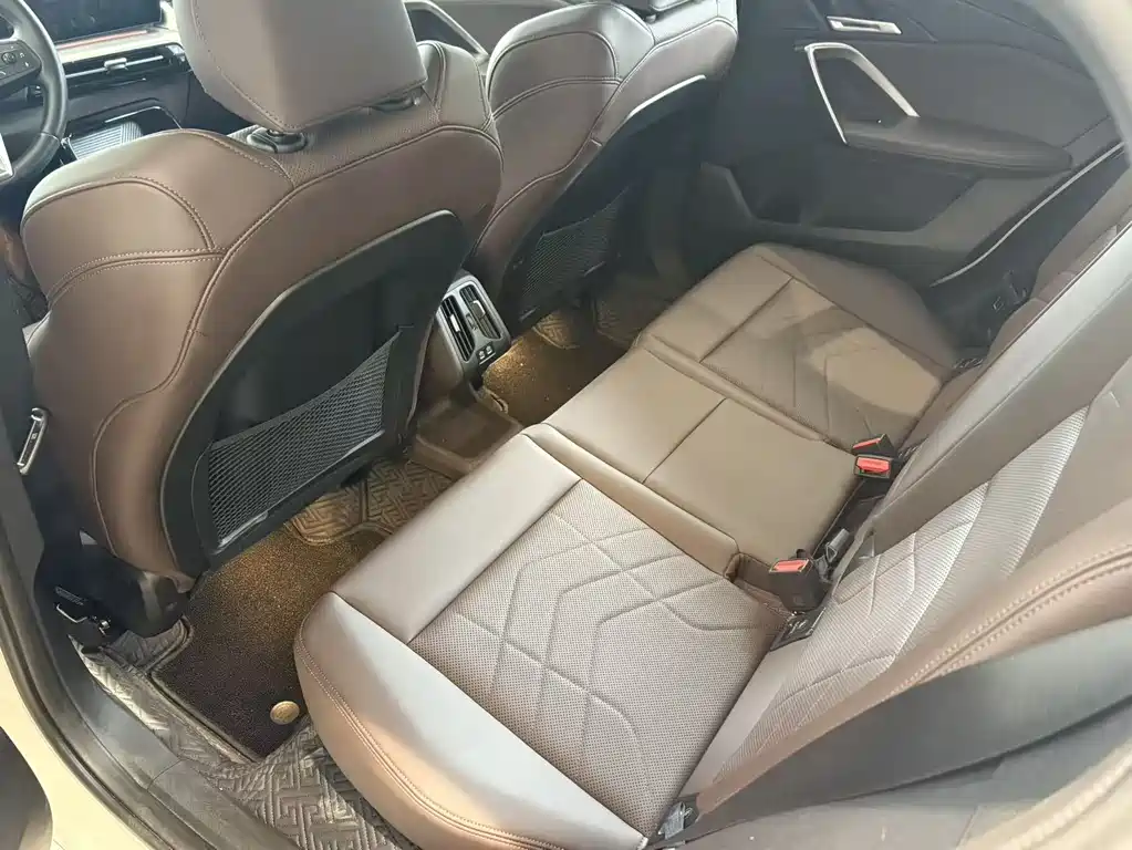 BMW X2 2025 — фото 9