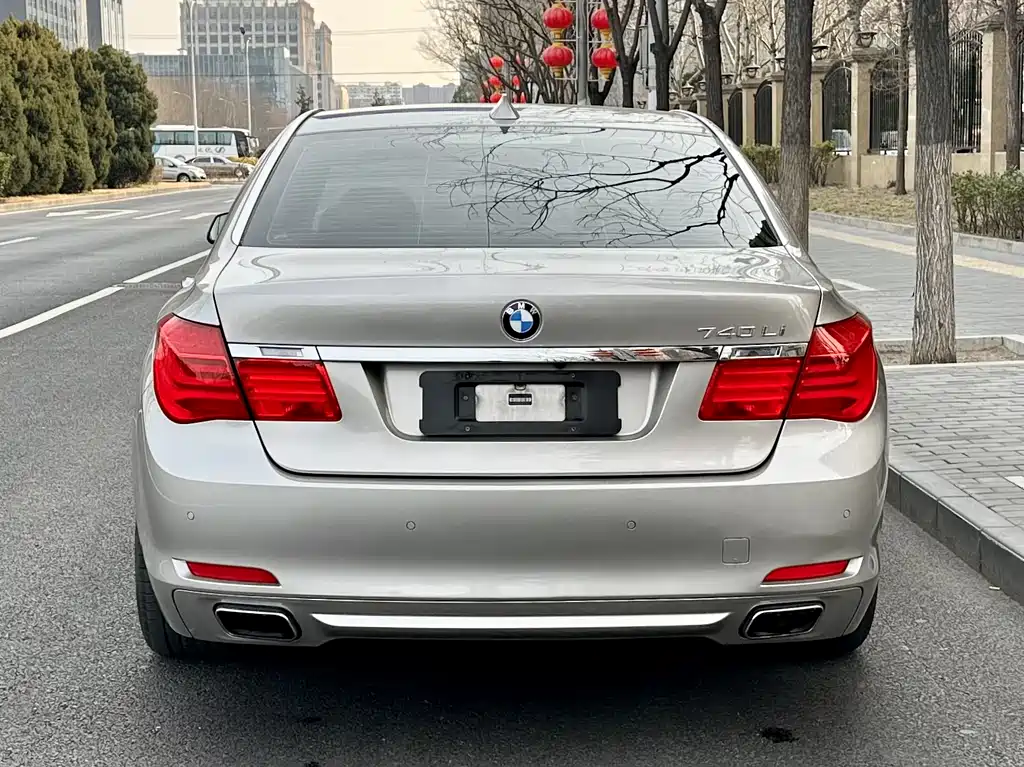 BMW 7 Series 2011 — фото 4