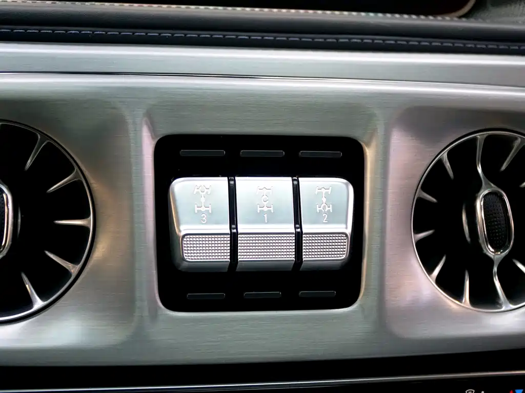Mercedes-Benz G-Class 2023 — фото 15