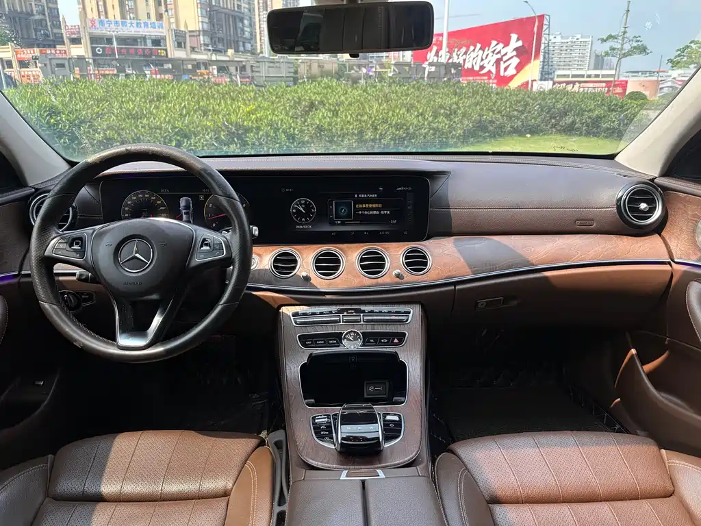Mercedes-Benz E-Class 2018 — фото 12