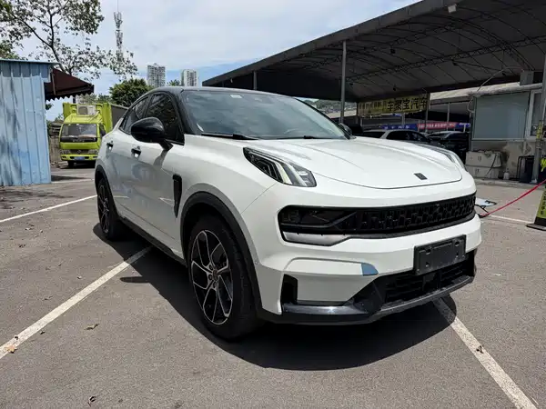 Lynk & Co 05 2022