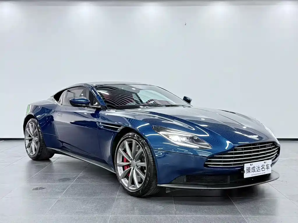 Aston Martin DB11 2020 — фото 3