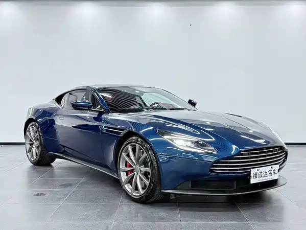 Aston Martin DB11 2020