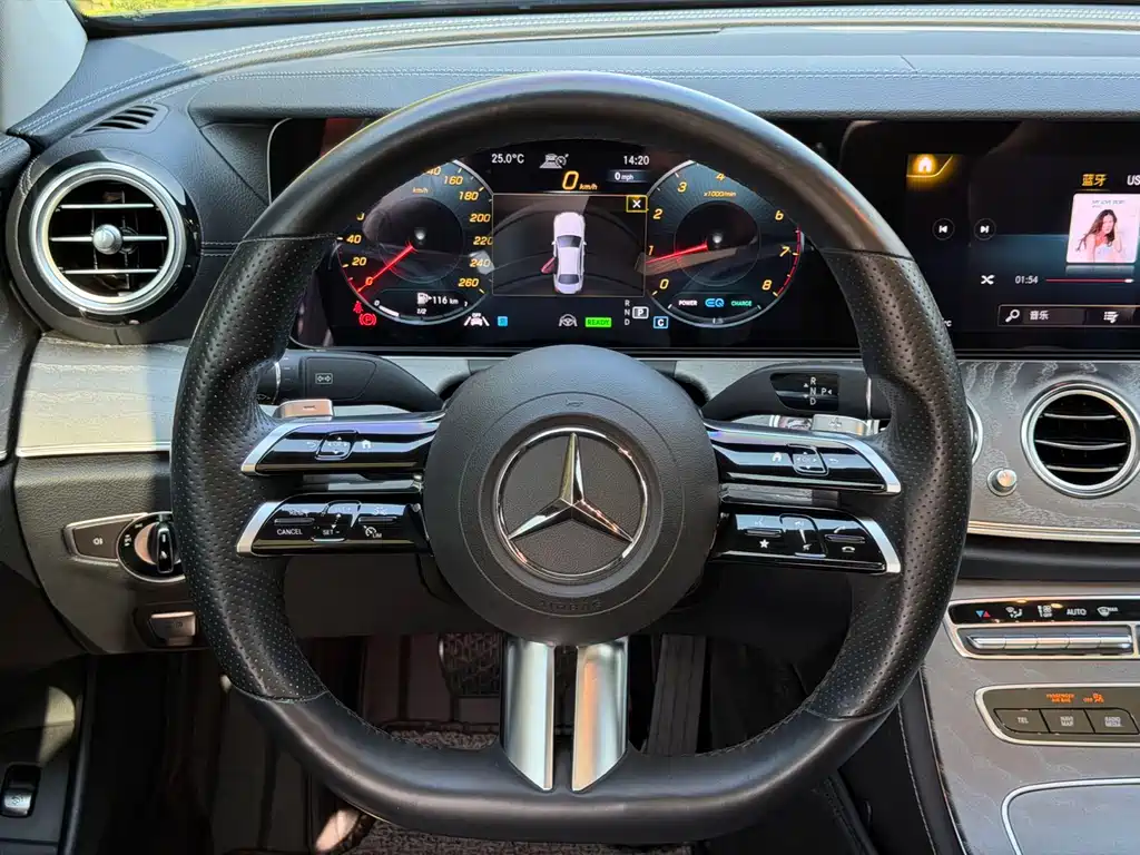 Mercedes-Benz E-Class 2022 — фото 18
