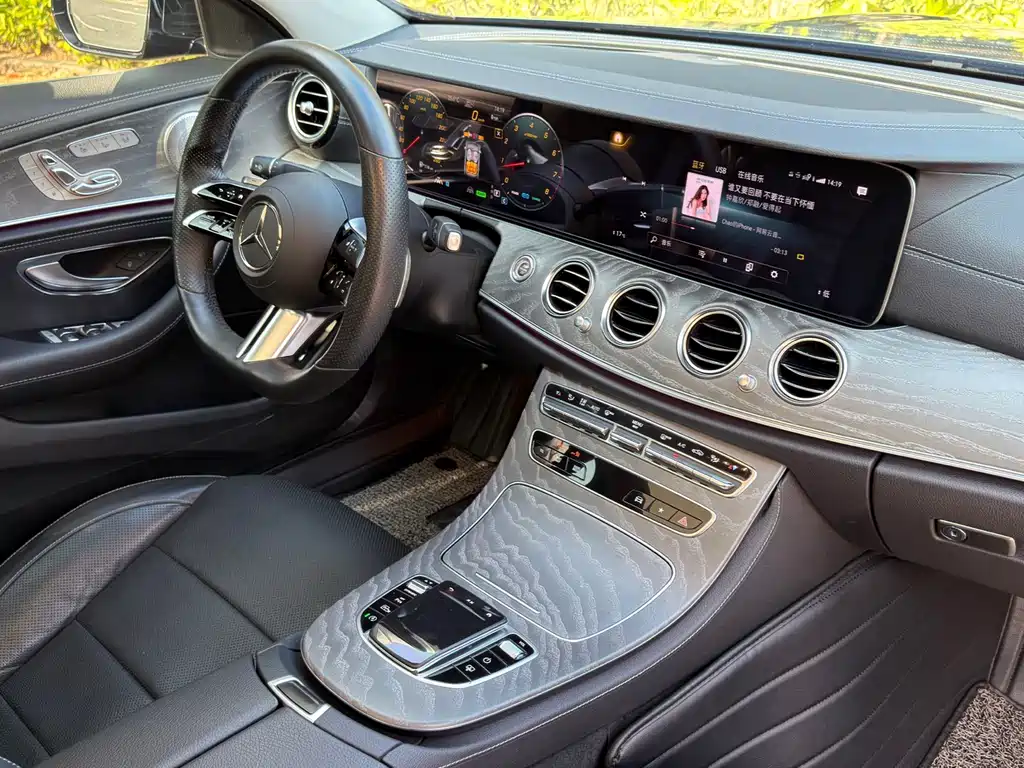 Mercedes-Benz E-Class 2022 — фото 16