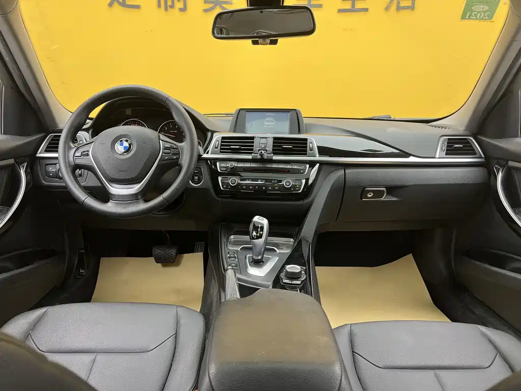 BMW 3 Series 2017 — фото 9
