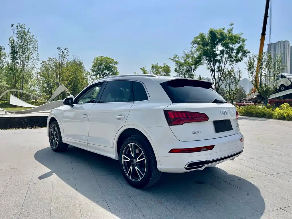 Audi Q5L 2019 — фото 20