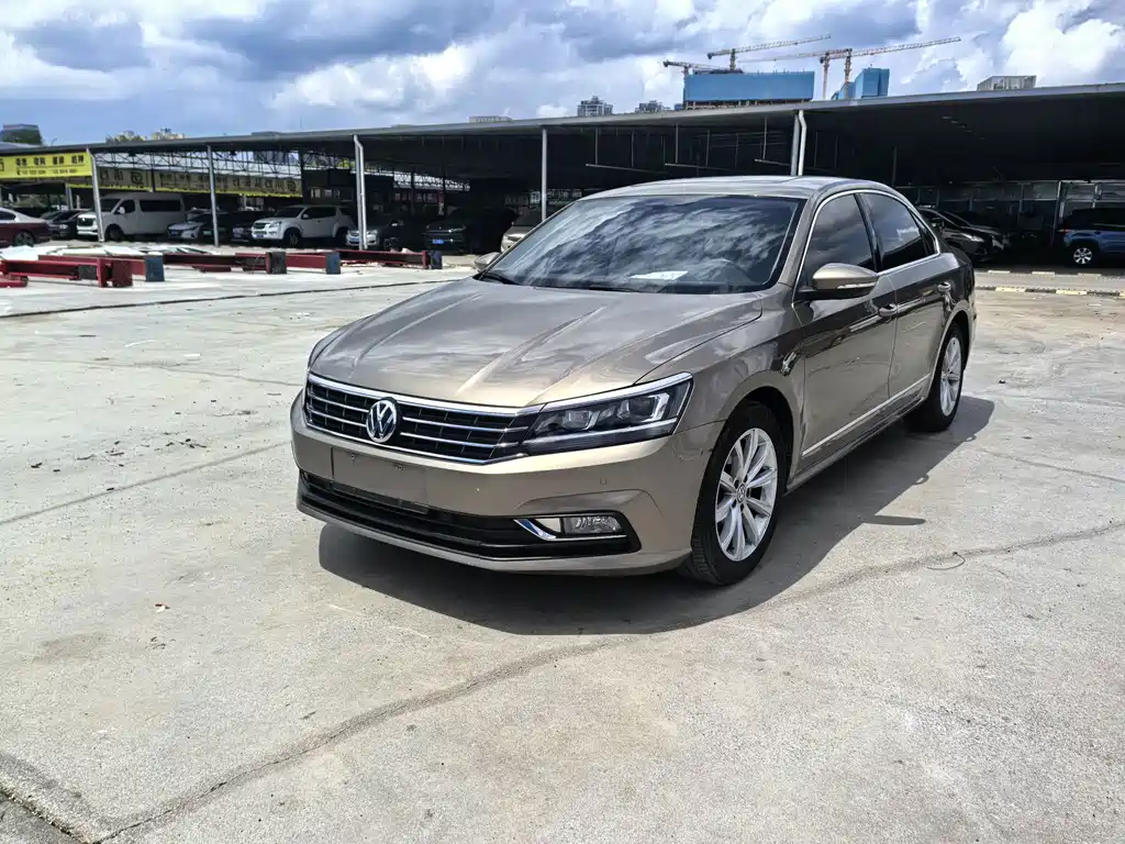 Volkswagen Passat 2018 — фото 1