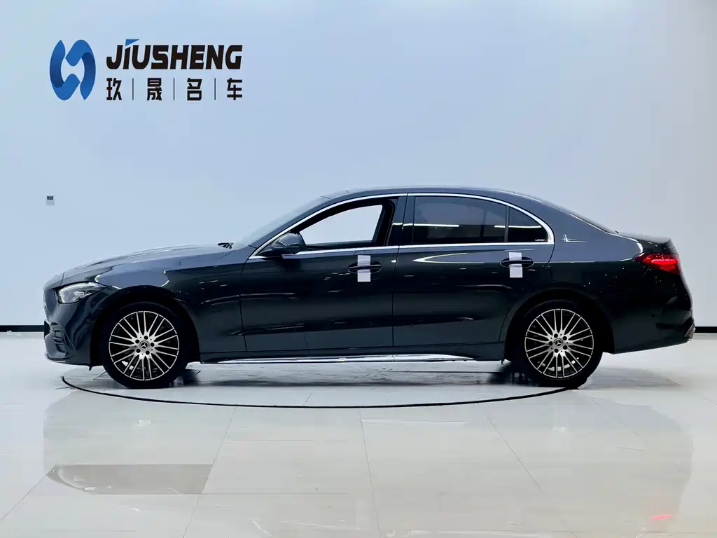 Mercedes-Benz C-Class 2023 — фото 3