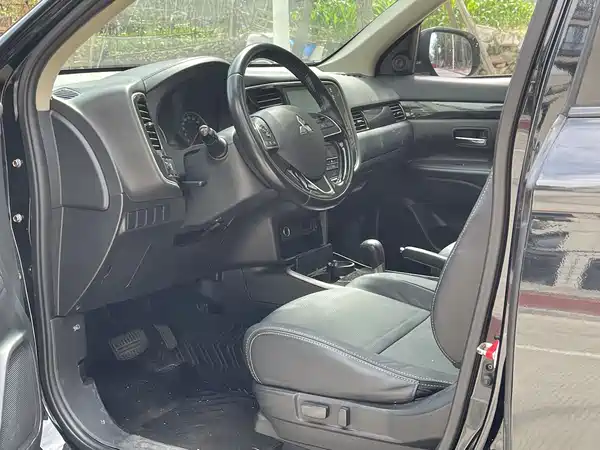 Mitsubishi Outlander 2018