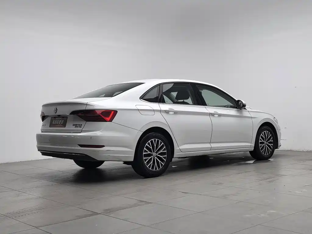 Volkswagen Sagitar 2019