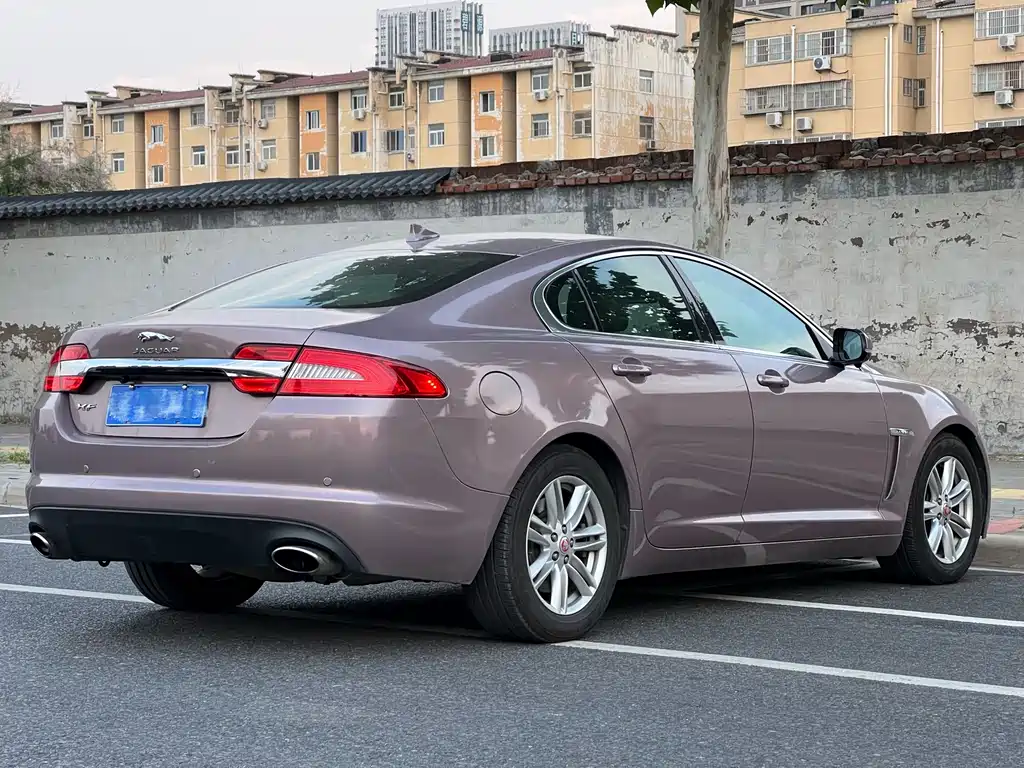 Jaguar XF 2014 — фото 14