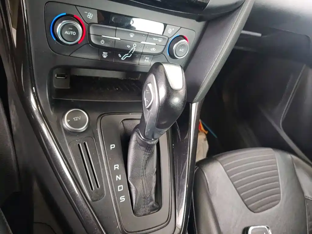 Ford Focus 2017 — фото 19