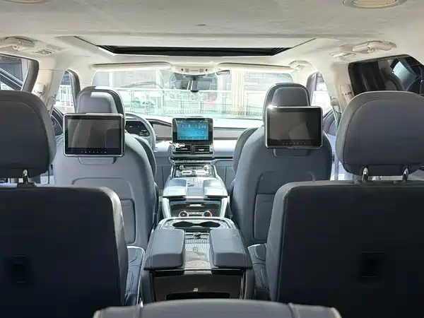 Lincoln Navigator 2021