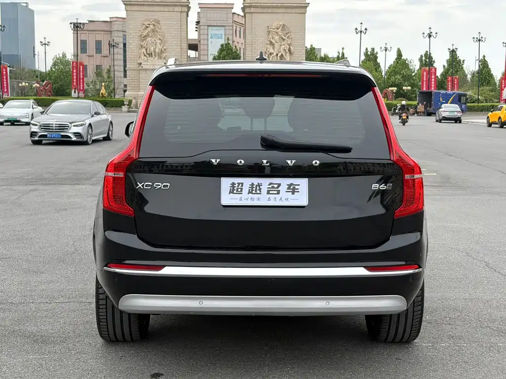 Volvo XC90 2022 — фото 17