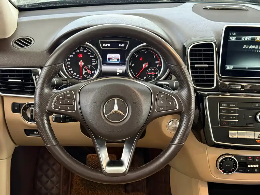 Mercedes-Benz GLE 2016 — фото 8