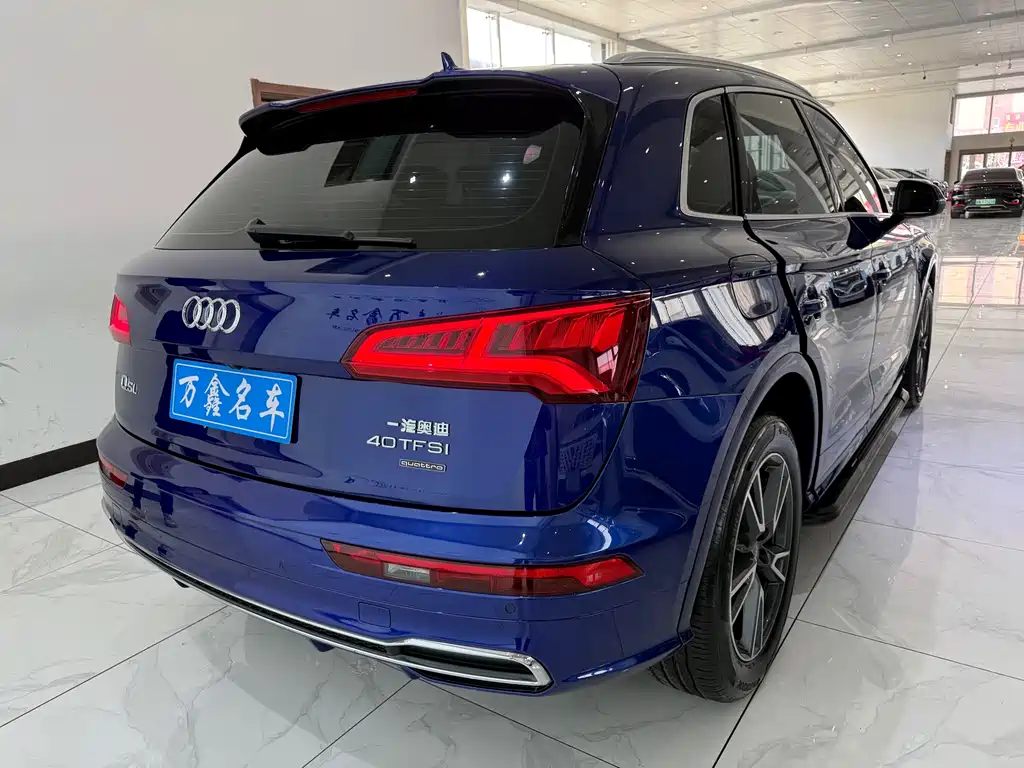 Audi Q5L 2019 — фото 18