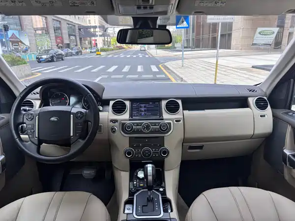 Land Rover Discovery 2012