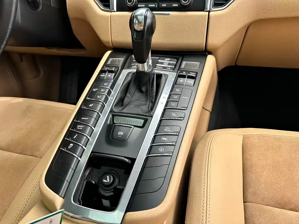 Porsche Macan 2016 — фото 31