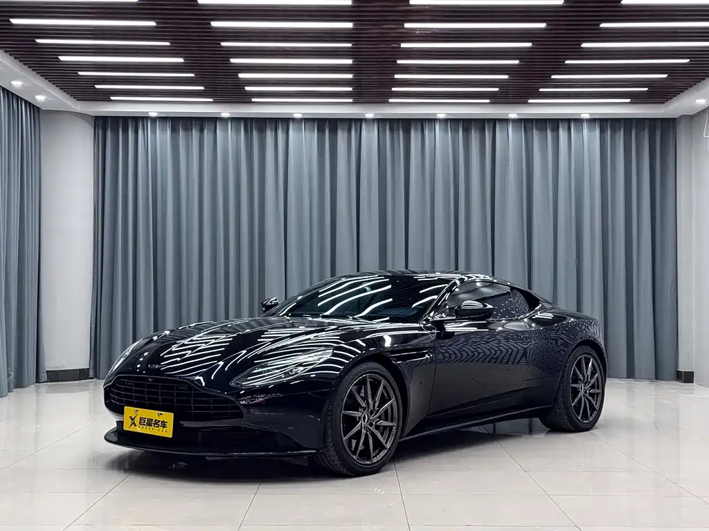 Aston Martin DB11 2016 — фото 1
