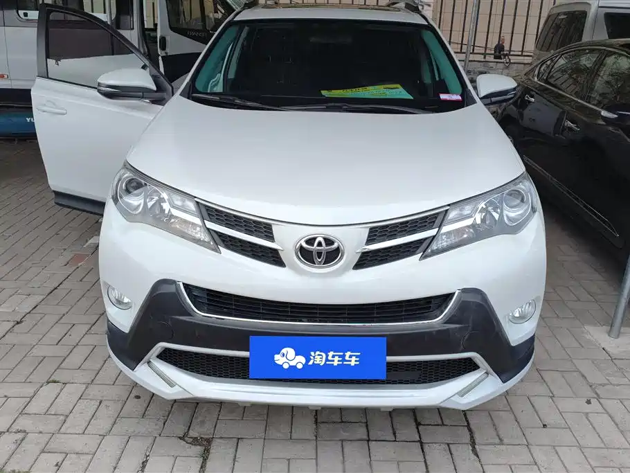 Toyota RAV4 2015 — фото 2