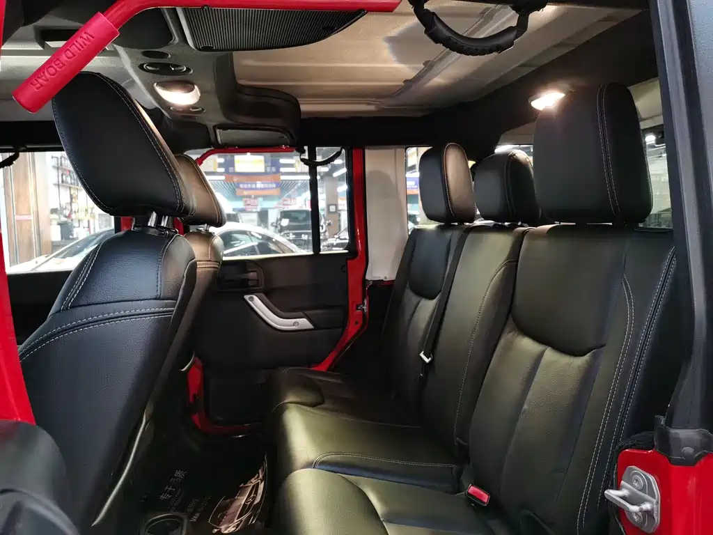 Jeep Wrangler 2017 — фото 10